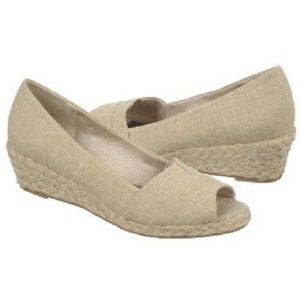NEW Lifestride Lioness Peep-toe Wedges